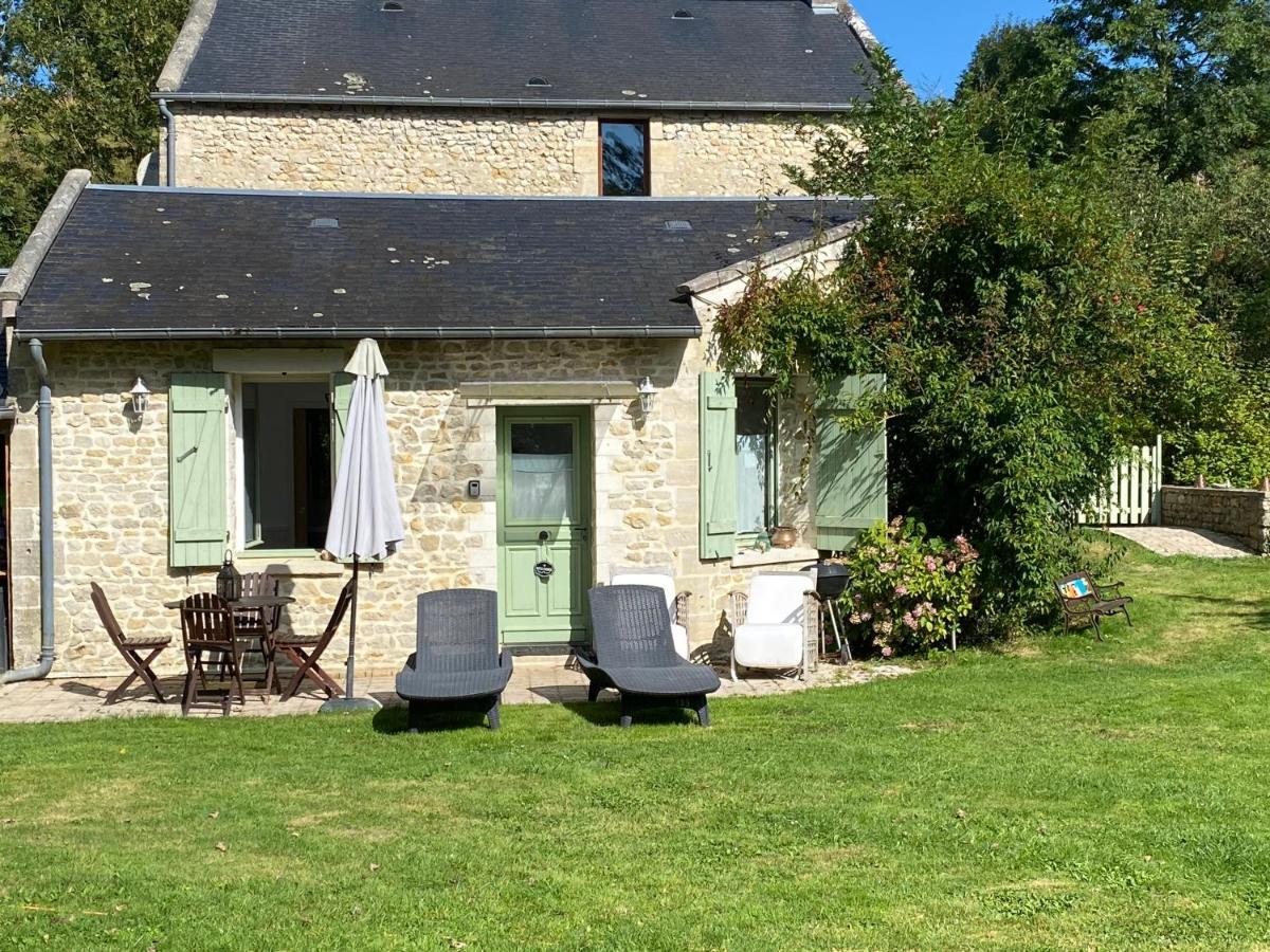 Les 2 Gites Des Chambres De Capucine Carcagny Exterior foto